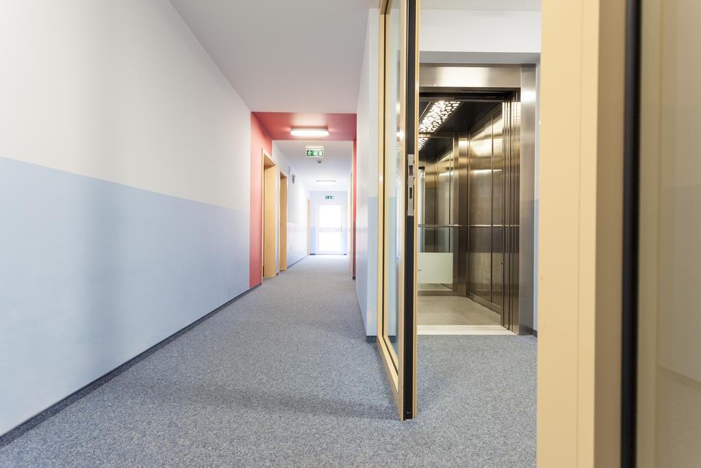 Hotel Mit-Mensch Berlin Ngoại thất bức ảnh