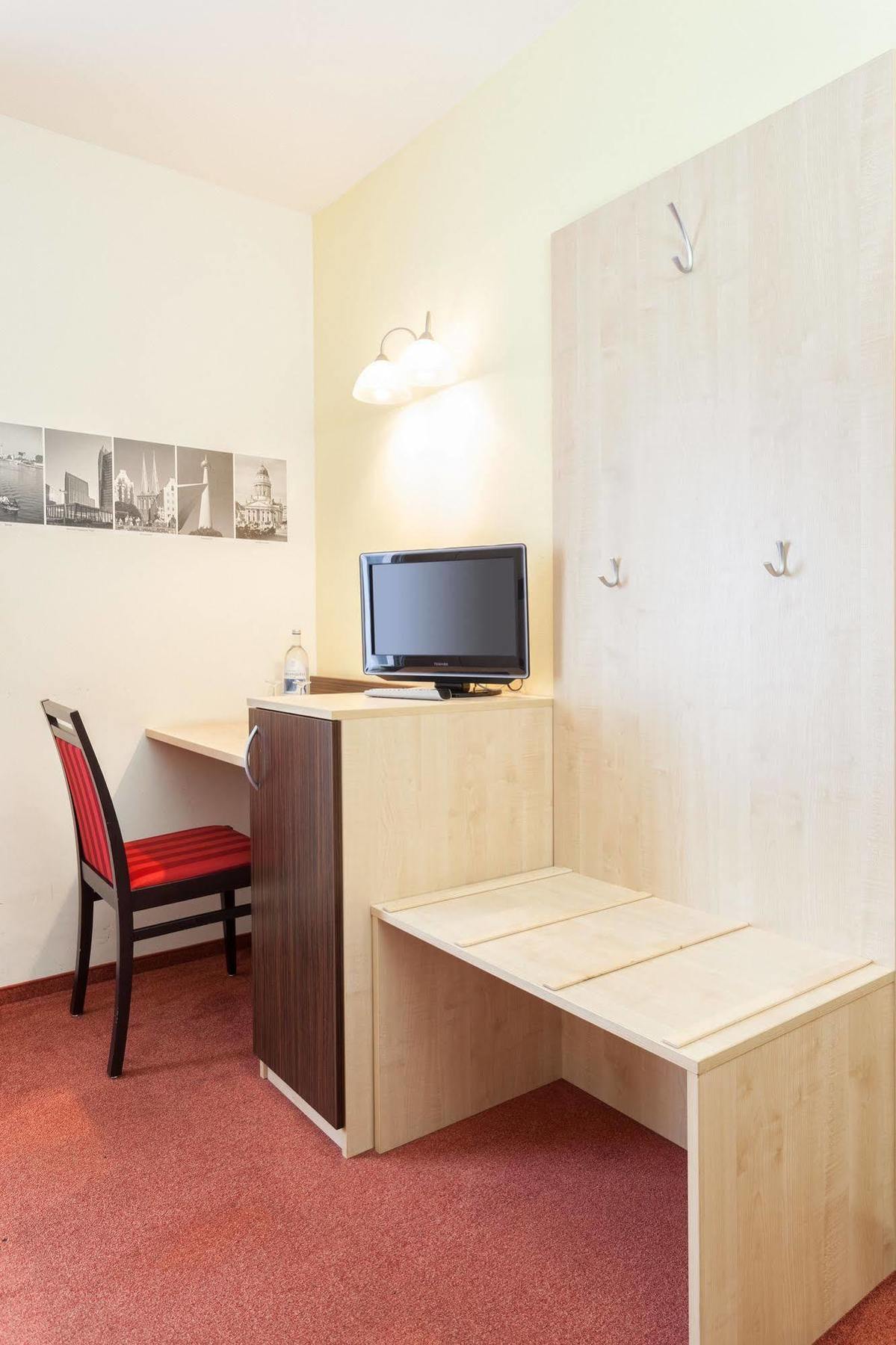 Hotel Mit-Mensch Berlin Ngoại thất bức ảnh
