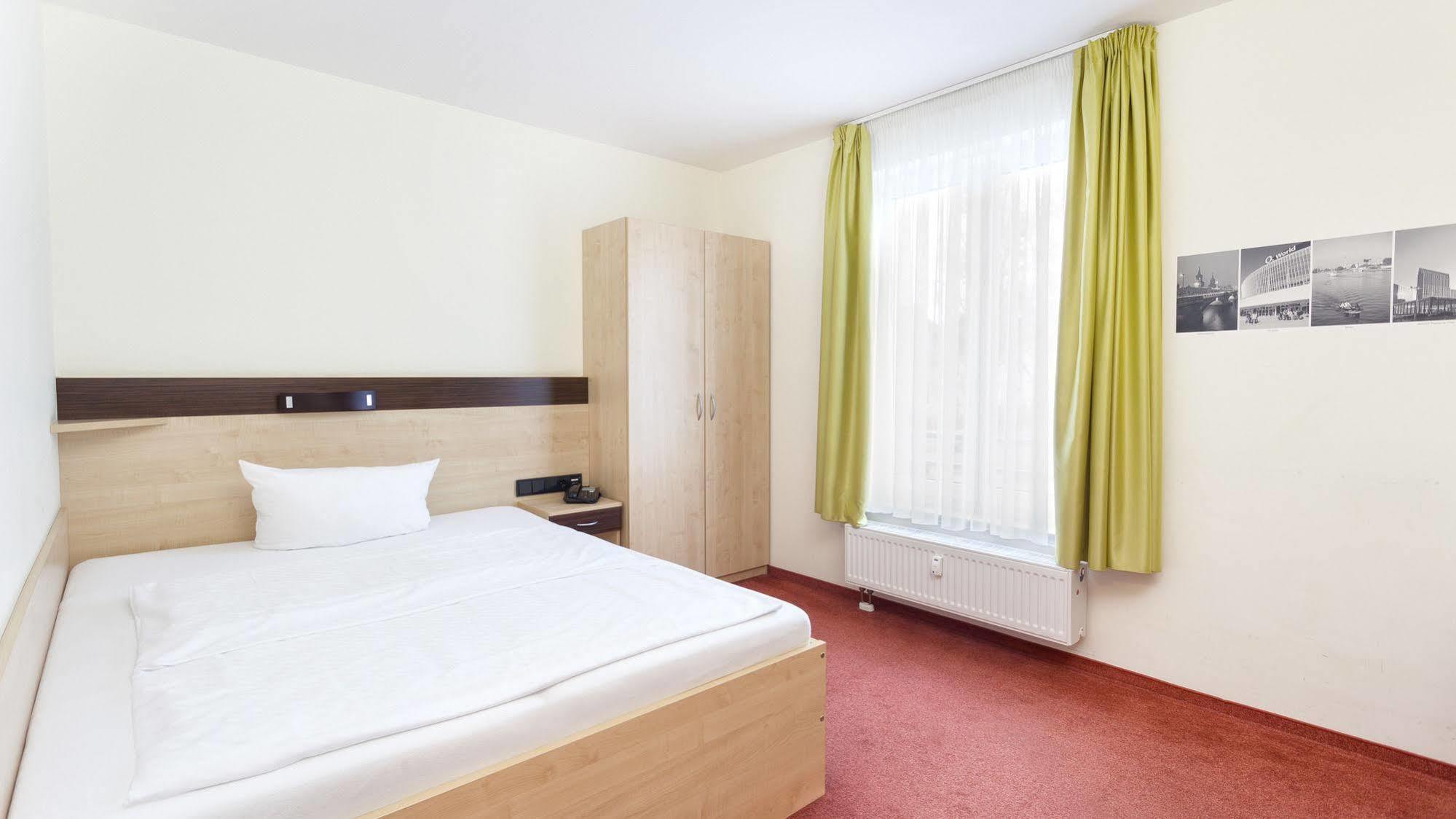 Hotel Mit-Mensch Berlin Ngoại thất bức ảnh