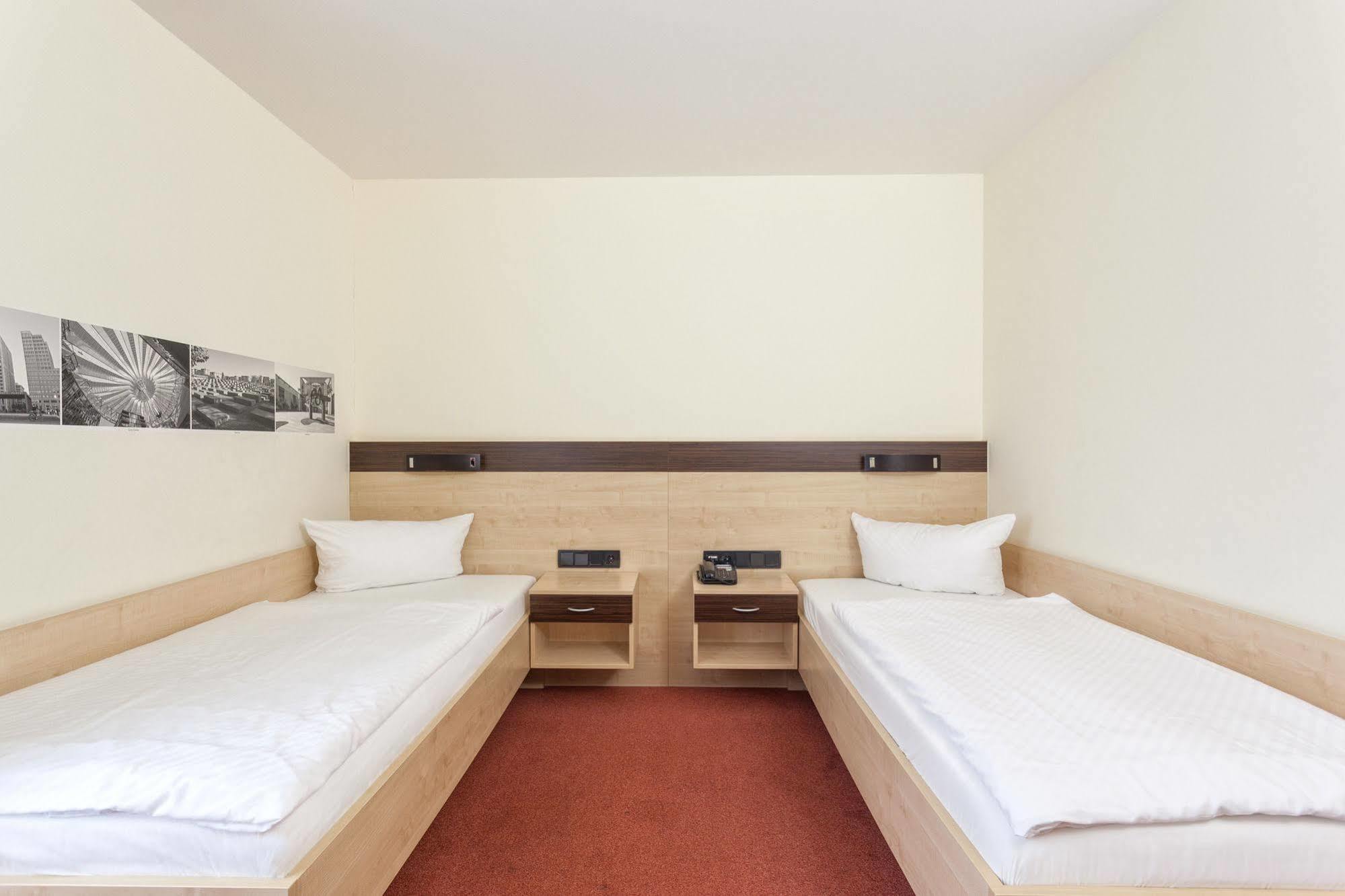 Hotel Mit-Mensch Berlin Ngoại thất bức ảnh